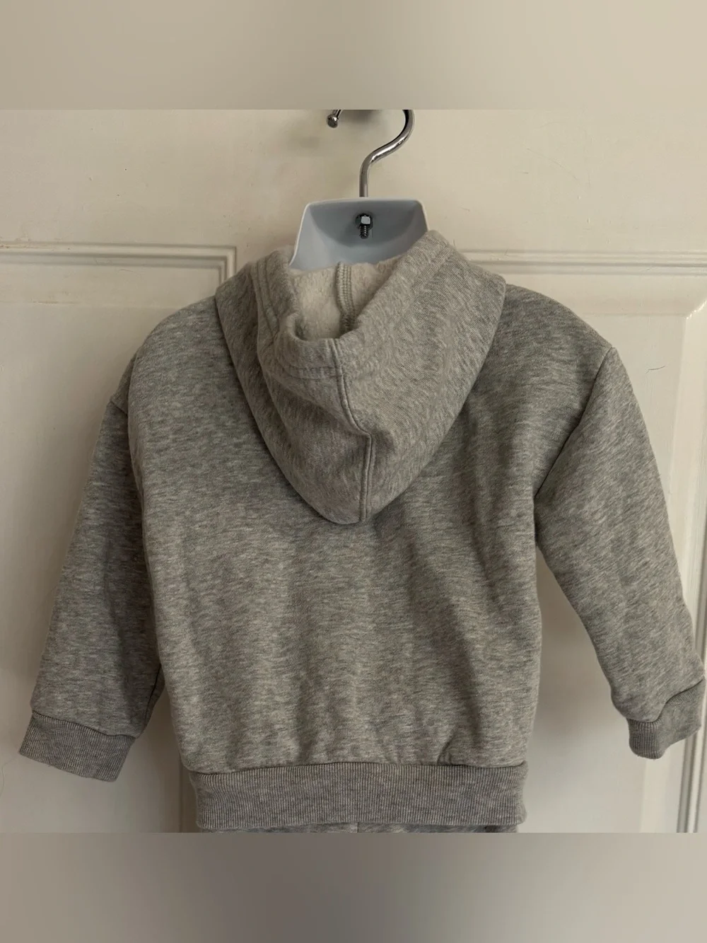 18/24m Baby Gap gray Brannan Bear Fleece long sleeve Zip Hoodie.  In EUC!